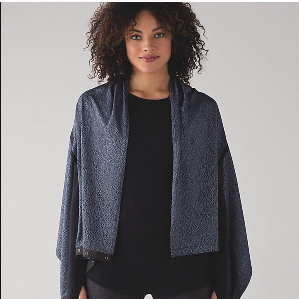NWT - lululemon wrap